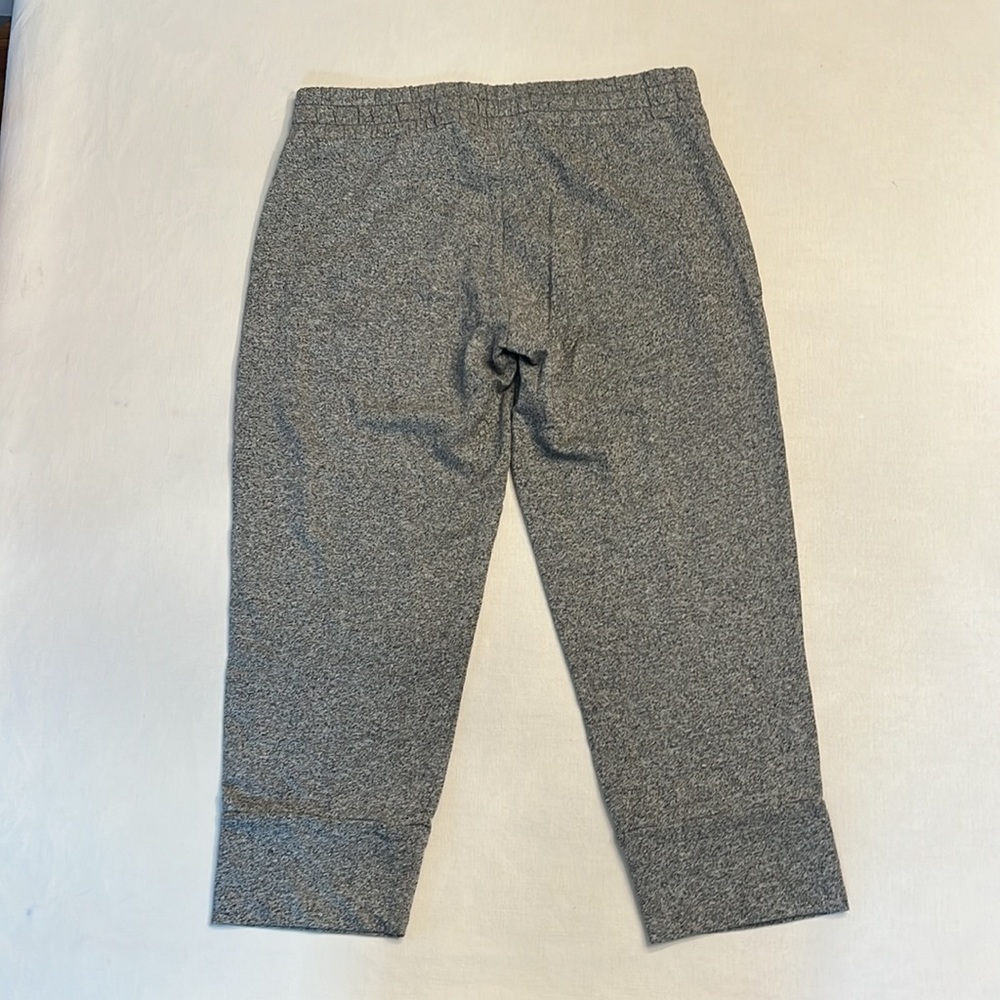 🟠 Aerie Heather Gray Capri Sweatpants - Picture 7 of 8